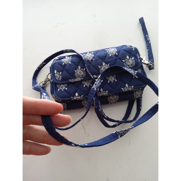 Rare Vera Bradley Sea Turtle design Navy whiteCrossbody wallet purse Like new - Picture 10 of 10